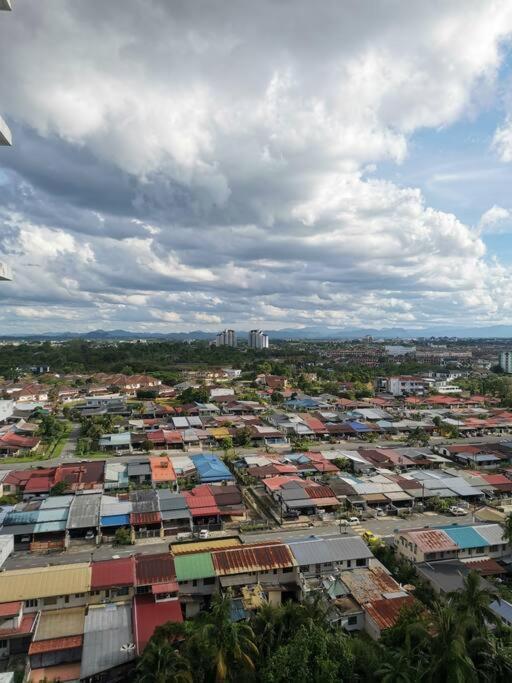 teo resident 2 vivacity jazz suite 4 Kuching Buitenkant foto